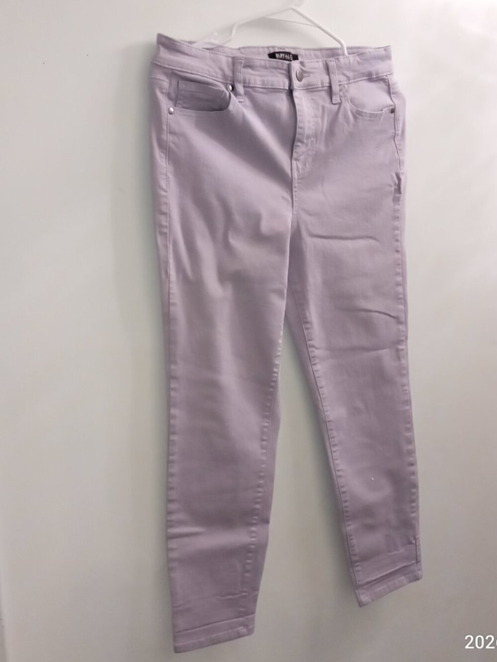 JEANS BUFFALO. DAVID BITTON. HIGH RISE STRETCH SLIM FIT. NEW. LILAC. SIZE 8